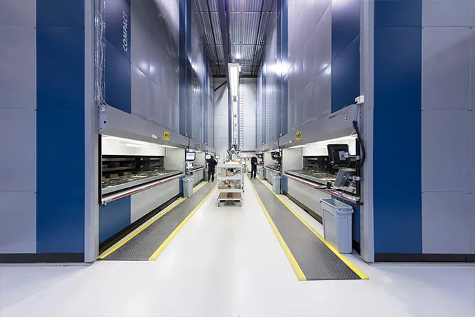 Lagersystem transportieren lassen